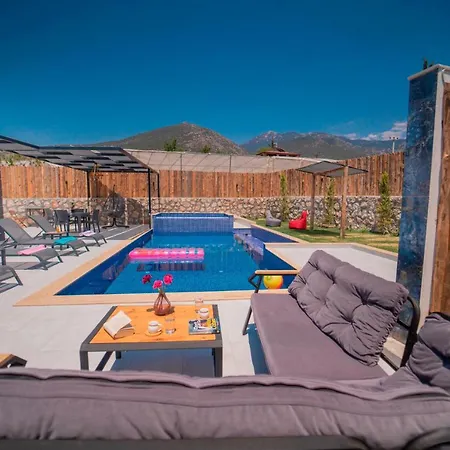 Koesem - Kalkan'da 2 Yatak Odali Jakuzili Villa
