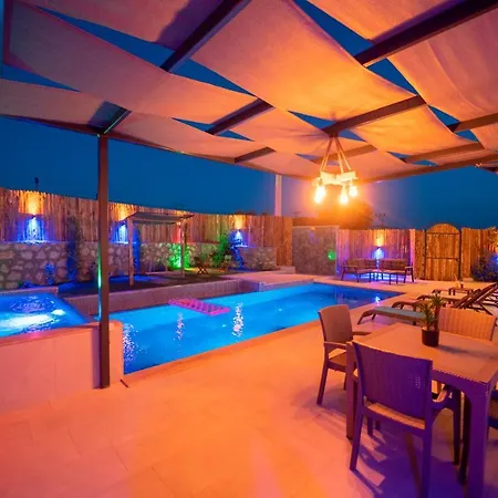 Koesem - Kalkan'da 2 Yatak Odali Jakuzili Villa *