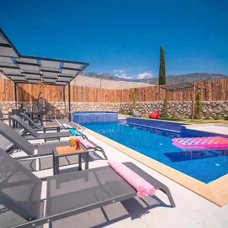 Koesem - Kalkan'da 2 Yatak Odali Jakuzili Cavdir (Kas)
